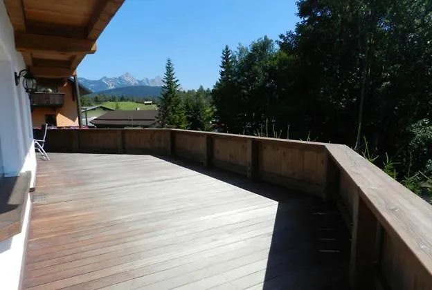 Caroline Seefeld in Tirol